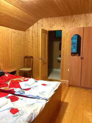 Отель Teremok Guest House Lidzava Бюджетный двухместный номер с 2 отдельными кроватями-6